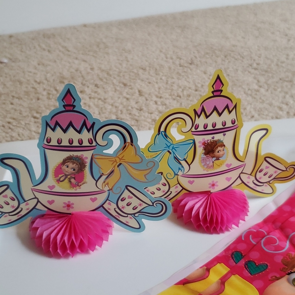 Bundle of Fancy Nancy theme party decor - Picture 6 of 10